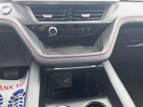 Used 2025 Ford Explorer ST-Line w/ ST-Line Street Pack image 19