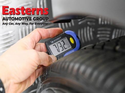 Used 2024 Nissan Kicks SR image 24