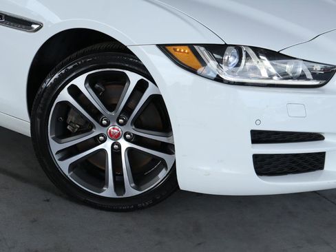 Used 2017 Jaguar XE Premium AWD/4WD image 4
