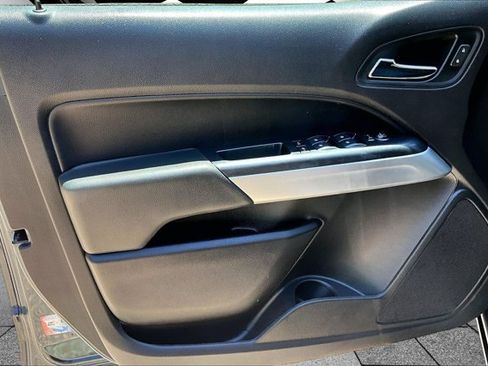 Used 2019 Chevrolet Colorado LT w/ LT Convenience Package RWD image 18