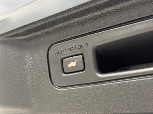 New 2025 Honda Pilot Touring image 10