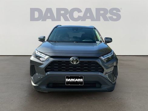 Used 2025 Toyota RAV4 XLE AWD/4WD image 2