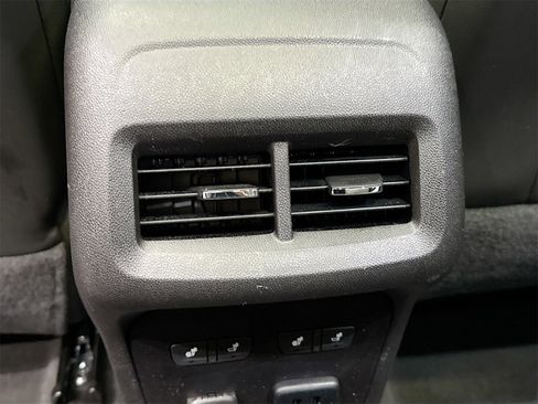 Used 2018 Chevrolet Equinox Premier image 27