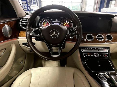 Used 2018 Mercedes-Benz E 400 4MATIC Wagon image 17