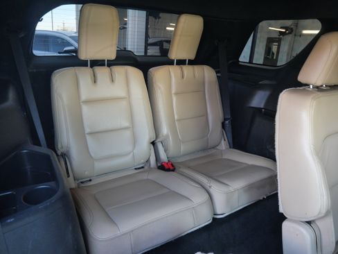 Used 2017 Ford Explorer XLT w/ Equipment Group 202A image 14