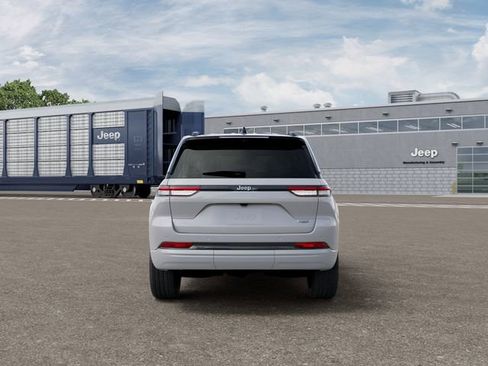 New 2026 Jeep Grand Cherokee Summit image 7