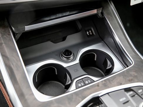 New 2026 BMW X7 xDrive40i w/ Executive Package image 16