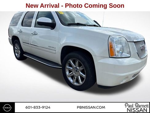 Used 2014 GMC Yukon Denali RWD image 1