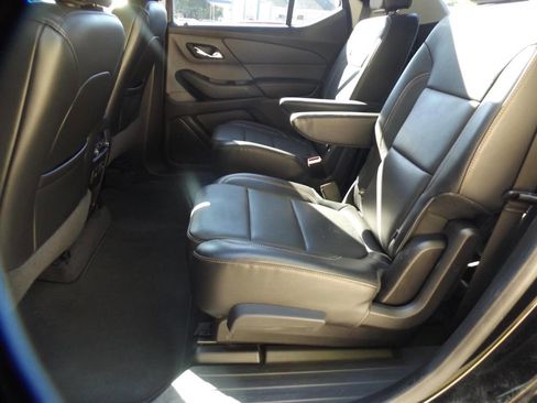 Used 2019 Chevrolet Traverse LT w/ LT Premium Package AWD/4WD image 16