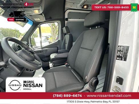 Used 2023 Mercedes-Benz Sprinter 3500 image 15