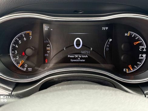 Used 2022 Jeep Grand Cherokee Laredo E image 21