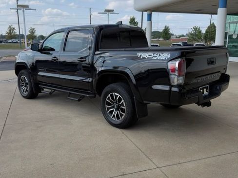 Used 2023 Toyota Tacoma TRD Sport AWD/4WD image 3