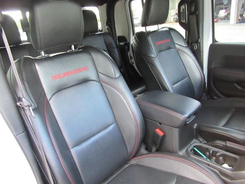 Used 2023 Jeep Gladiator Rubicon w/ LED Lighting Group AWD/4WD image 10