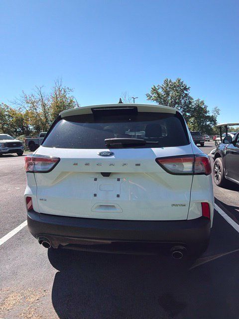 Certified 2022 Ford Escape SE w/ SE Sport Appearance Package AWD/4WD image 6