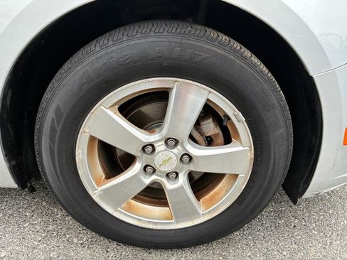 Used 2014 Chevrolet Cruze LT image 17