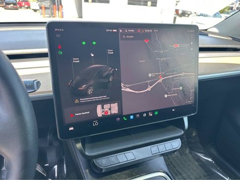 Used 2022 Tesla Model Y Long Range AWD/4WD image 5