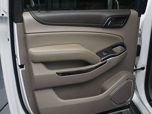 Used 2018 GMC Yukon XL SLT w/ Open Road Package AWD/4WD image 17