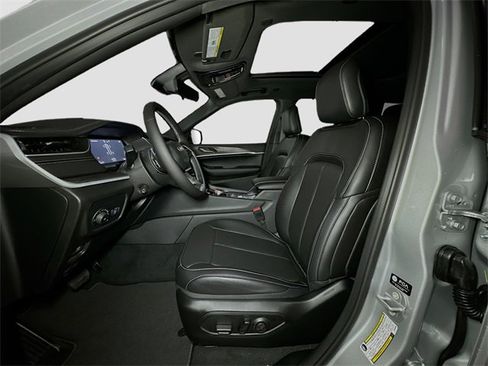 New 2025 Jeep Grand Cherokee Limited w/ Luxury Tech Group II image 14