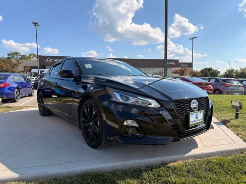 Used 2022 Nissan Altima 2.5 SR w/ Midnight Edition Package FWD image 11