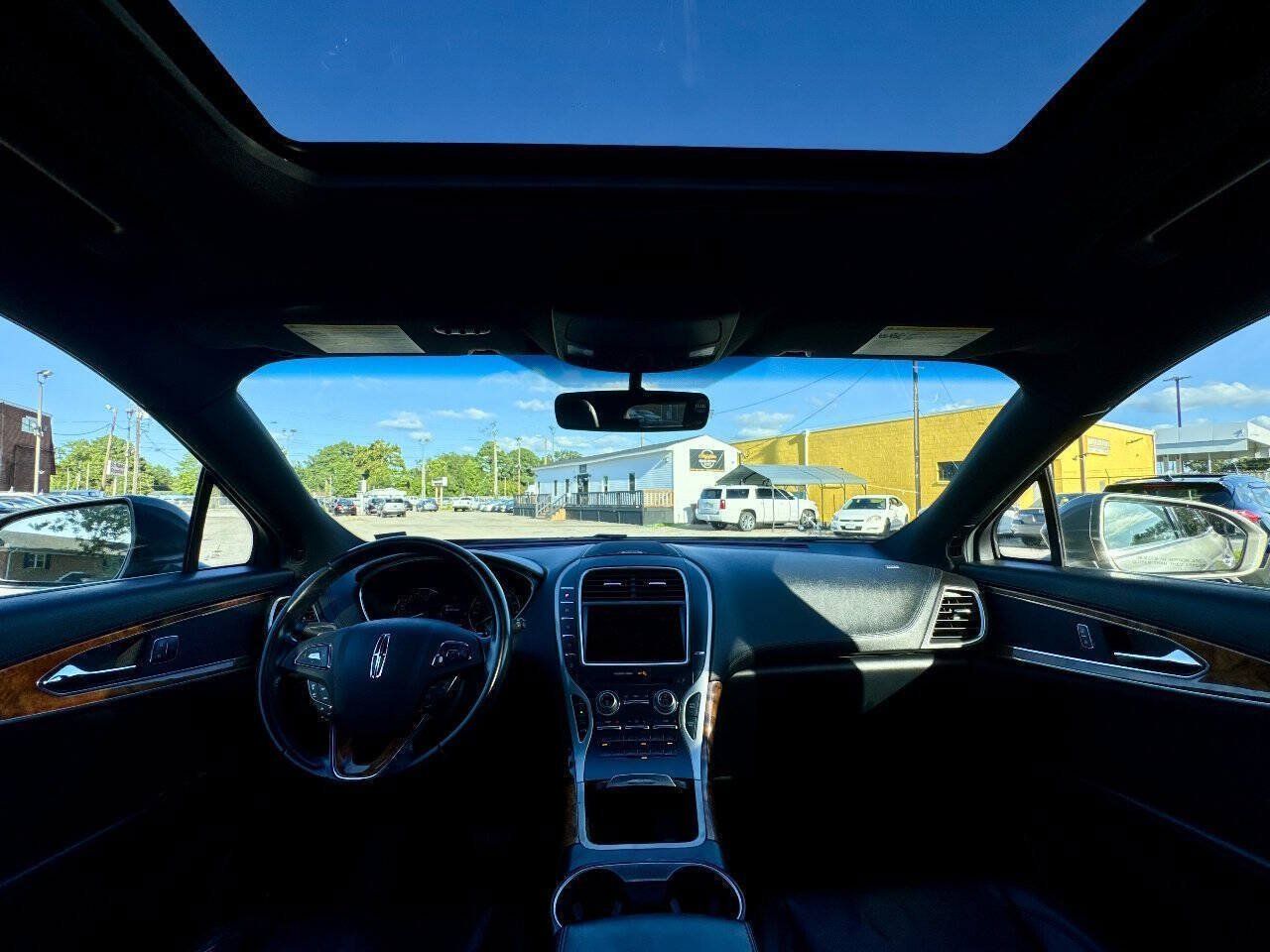 Used 2017 Lincoln MKX Reserve FWD image 13