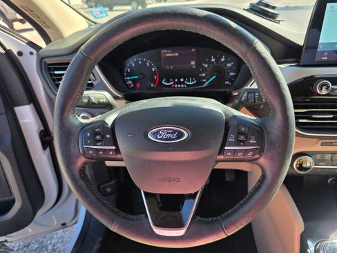 Used 2020 Ford Escape SEL FWD image 11