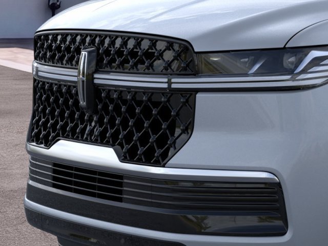 New 2026 Lincoln Navigator Reserve w/ Jet Appearance Package AWD/4WD image 17