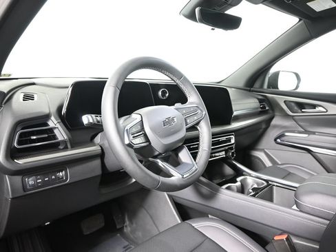 Used 2026 Chevrolet Traverse LT w/ Midnight/Sport Edition AWD/4WD image 23