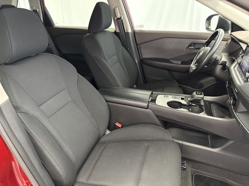 Used 2023 Nissan Rogue S image 11