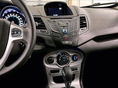 Used 2019 Ford Fiesta SE image 6