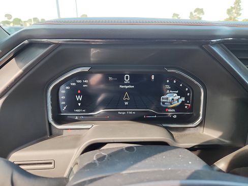 Used 2025 GMC Sierra 2500 AT4 image 17