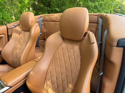 Used 2011 Ferrari California RWD image 30