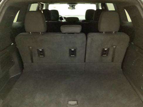 Used 2025 GMC Acadia Elevation FWD image 8