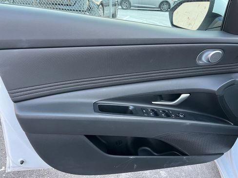 Used 2025 Hyundai Elantra SEL image 20