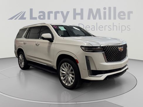 Used 2024 Cadillac Escalade Luxury AWD/4WD image 7