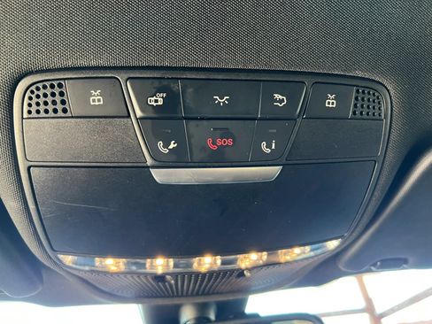 Used 2019 Mercedes-Benz GLC 300 w/ Premium Package image 28
