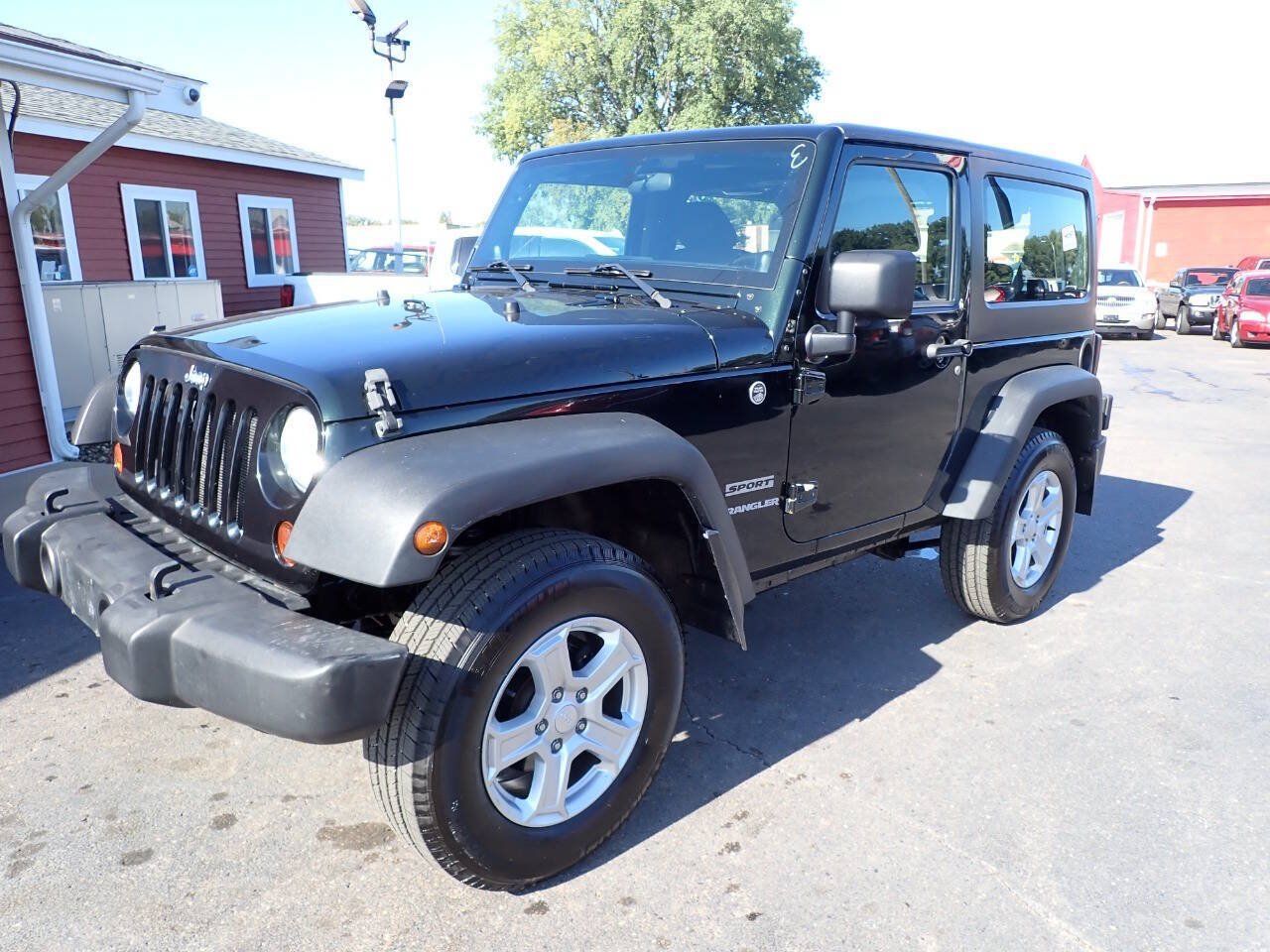 Used 2012 Jeep Wrangler Sport w/ Connectivity Group AWD/4WD image 3