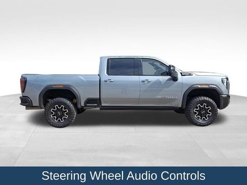 Used 2025 GMC Sierra 2500 AT4X AWD/4WD image 9