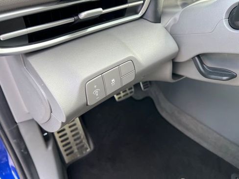 Certified 2025 Hyundai Elantra Sport FWD image 17