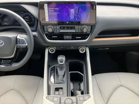 Certified 2025 Toyota Grand Highlander AWD Hybrid image 19