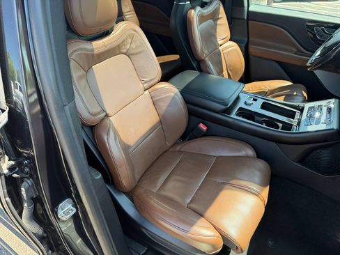 Used 2021 Lincoln Aviator Grand Touring w/ Equipment Group 302A AWD/4WD image 18