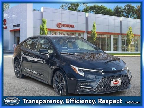 Used 2024 Toyota Corolla SE image 1
