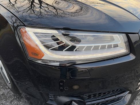 Used 2017 Audi A8 L 3.0T w/ Executive Package image 10