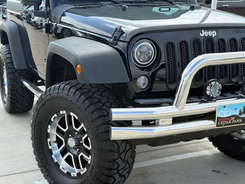 Used 2018 Jeep Wrangler Sport AWD/4WD image 3