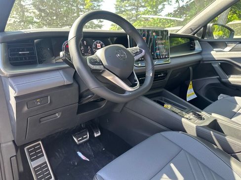 New 2026 Volkswagen Tiguan SE R-Line AWD/4WD image 11