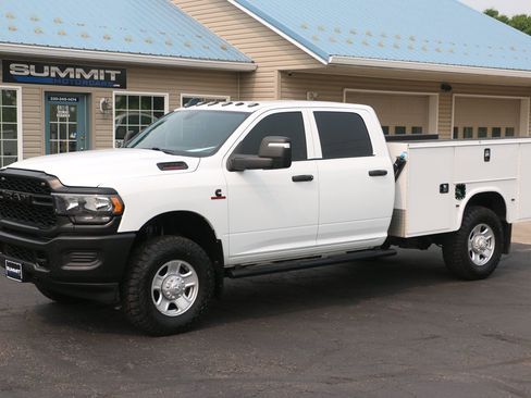 Used 2024 RAM 2500 Tradesman w/ Snow Chief Group AWD/4WD image 1