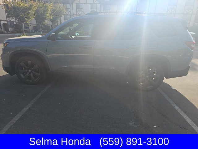 Used 2024 Honda Pilot Sport image 5