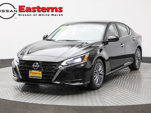 Used 2023 Nissan Altima 2.5 SV w/ SV Premium Package FWD image 1