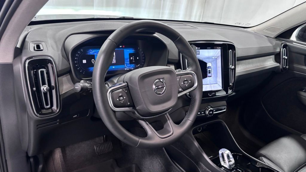 Certified 2026 Volvo XC40 B5 Plus AWD/4WD image 10
