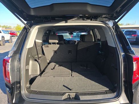 Used 2023 GMC Acadia SLE FWD image 13