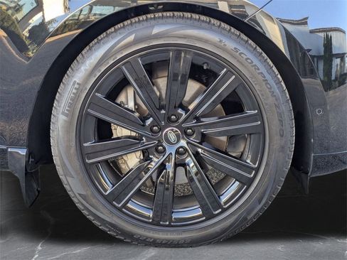 Used 2023 Land Rover Range Rover SE image 39